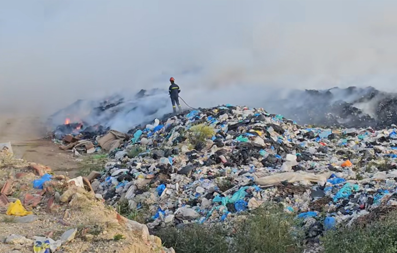 Σε εξέλιξη φωτιά στη Σάμο: Επί ποδός η Πυροσβεστική