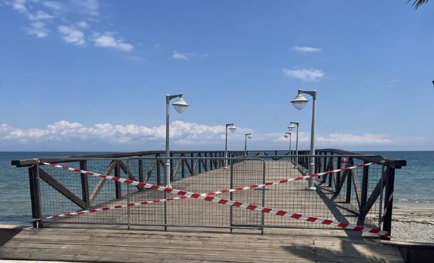 Κλείνει προσωρινά για λόγους ασφαλείας η προβλήτα της Παραλίας στον δήμο Κατερίνης στην Πιερία