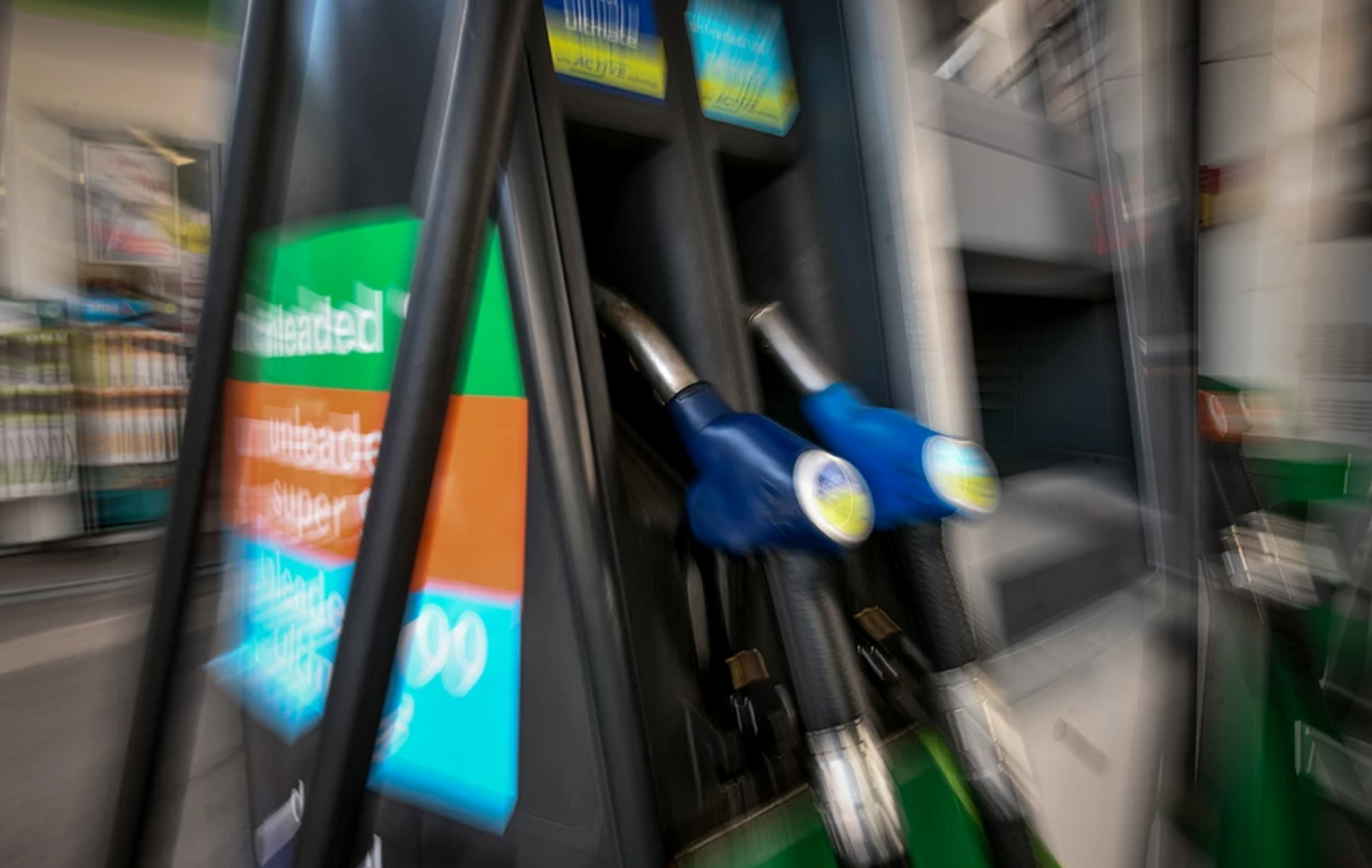 Χτύπημα σε τρία κυκλώματα για λαθρεμπόριο καυσίμων &#8211; Είχαν εργοστάσιο, ακόμα και λογισμικό για να πειράζει τις αντλίες