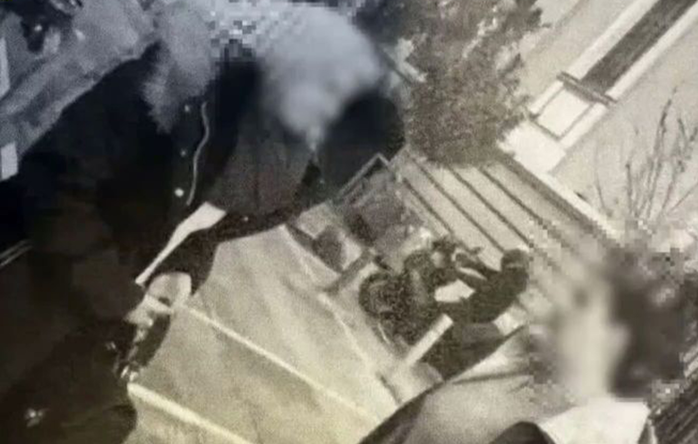 Κύκλωμα διαφθοράς σε κτηματολογικά γραφεία: Η στιγμή που τα μέλη εισπράττουν το «γρηγορόσημο»