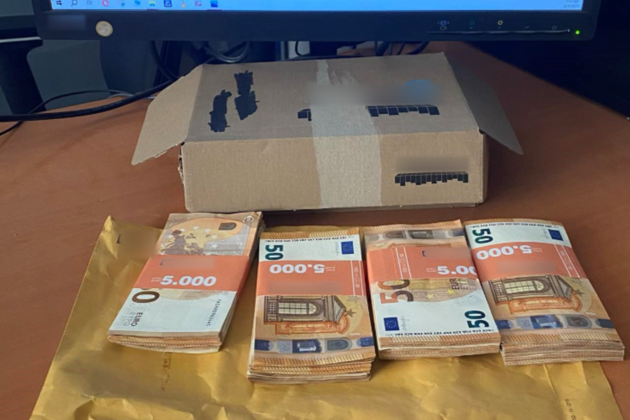 Ηλικιωμένος ανακύκλωσε… κατά λάθος 20.000 ευρώ