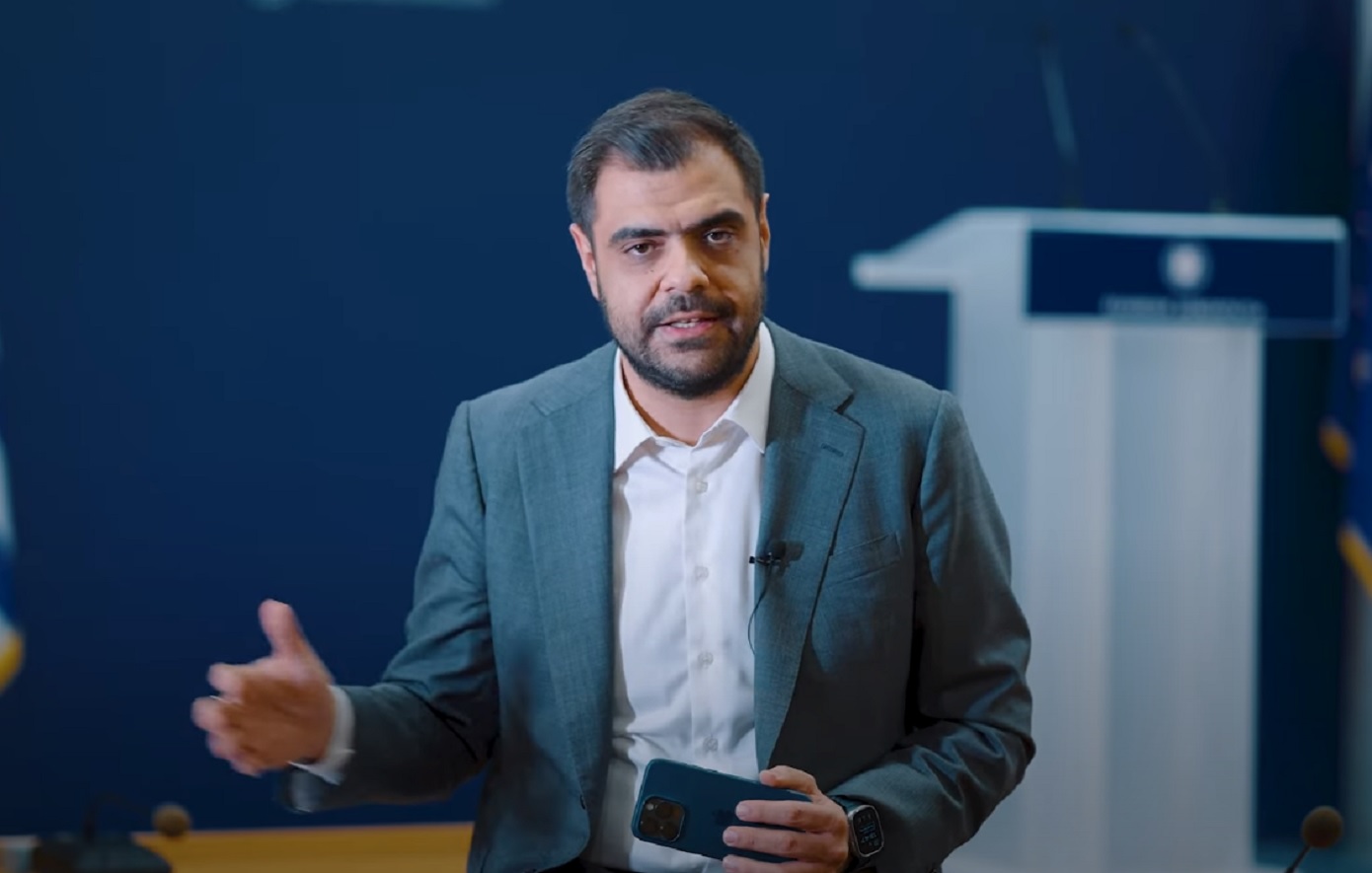«Παίρνουν οι Ρομά επιδόματα χωρίς κριτήρια;» &#8211; «Προβλέψεις για το Final -4;»: Οι απαντήσεις του Παύλου Μαρινάκη σε πολίτες