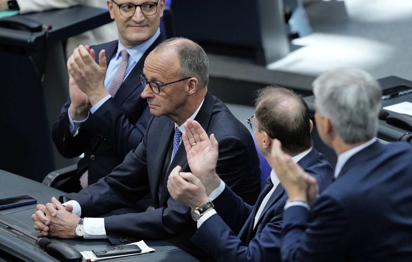 Πώς μια υπόθεση ρουτίνας μετατράπηκε σε θρίλερ στην Bundestag – Η ανατομίας της «ανταρσίας»