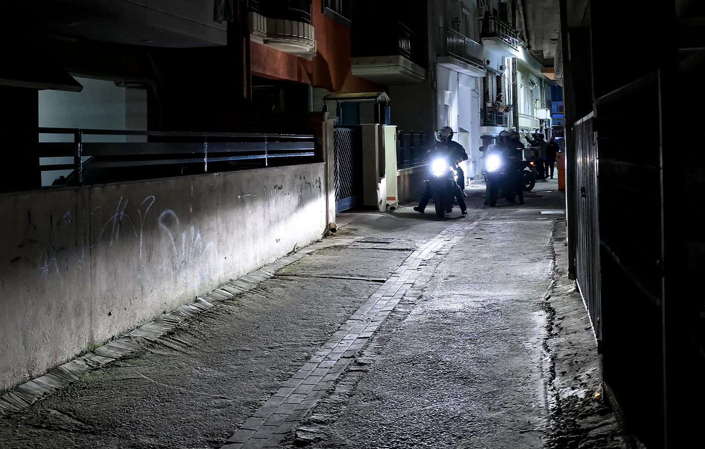 Μητροκτονία στη Λάρισα: «Του είπε ότι το χαλί έχει μπογιά &#8211; Τον απείλησε ότι θα τον μπλέξει» &#8211; Τι λέει ξάδερφος του δράστη