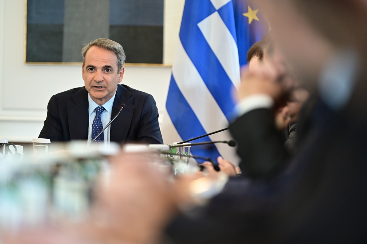 Γιατί άνοιξε τώρα θέμα άρσης μονιμότητας η κυβέρνηση