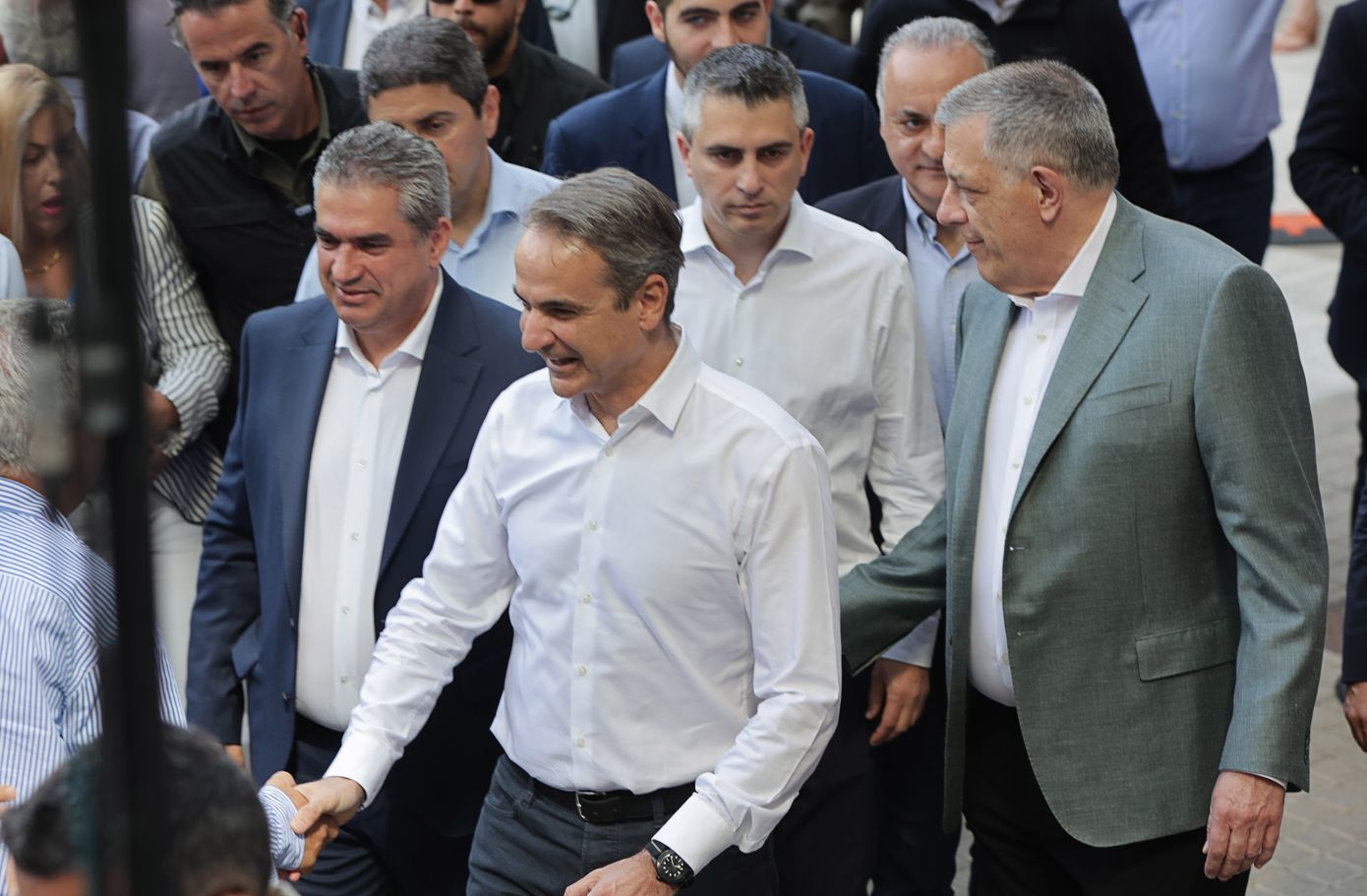 Ο πράσινος φάκελος του Αρναουτάκη στην Κρήτη που θα γίνει μπλε, η μοναξιά του Ανδρουλάκη μέσα στο κόμμα του και οι 30 υπογραφές που ψάχνει ο ΣΥΡΙΖΑ
