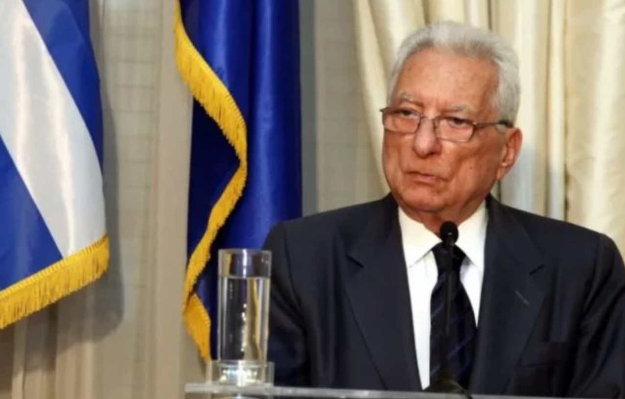 Κωστής Χατζηδάκης για τον θάνατο του Πέτρου Μολυβιάτη: «Έφυγε ένας ευπατρίδης, τον αποχαιρετούμε με σεβασμό»