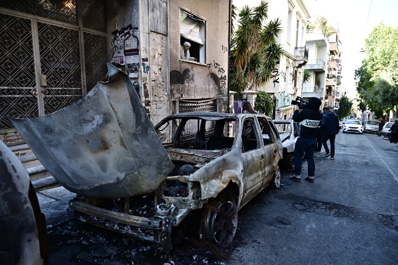 Στήνουν σκηνικό έντασης με επίκεντρο τη Νομική &#8211; Μολότοφ, πετροπόλεμος και 7 συλλήψεις στα Εξάρχεια