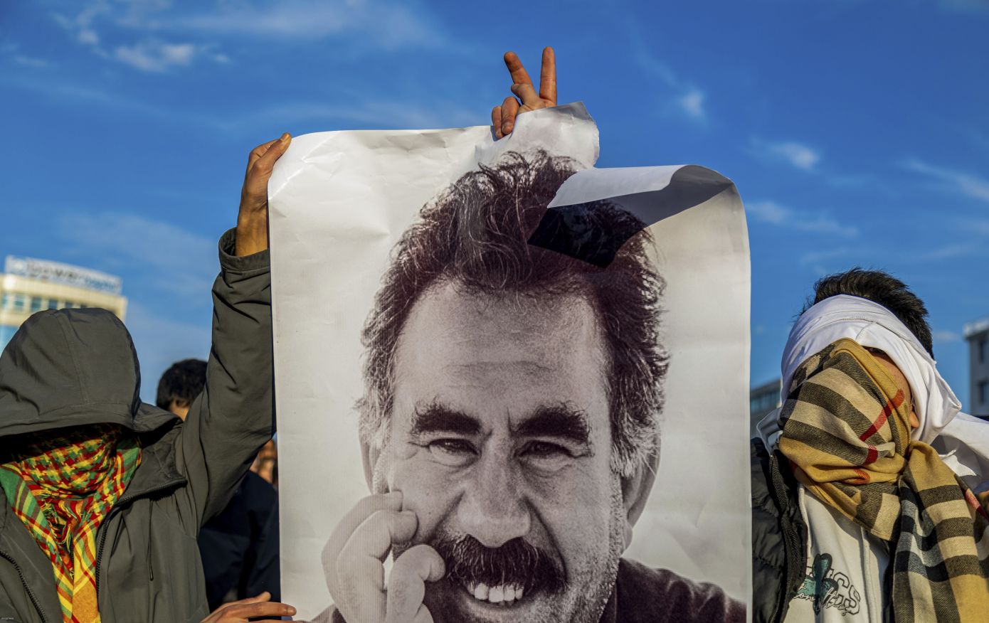 Ιστορική απόφαση: Το PKK ανακοίνωσε τη διάλυσή του και το τέλος του ένοπλου αγώνα