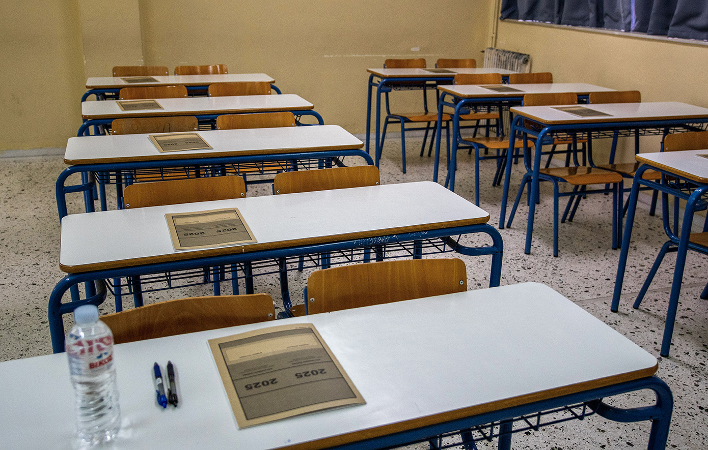 Μηδενίστηκε και δεύτερο γραπτό μαθητή στις πανελλήνιες &#8211; Χτύπησε το τηλέφωνο την ώρα που έγραφε