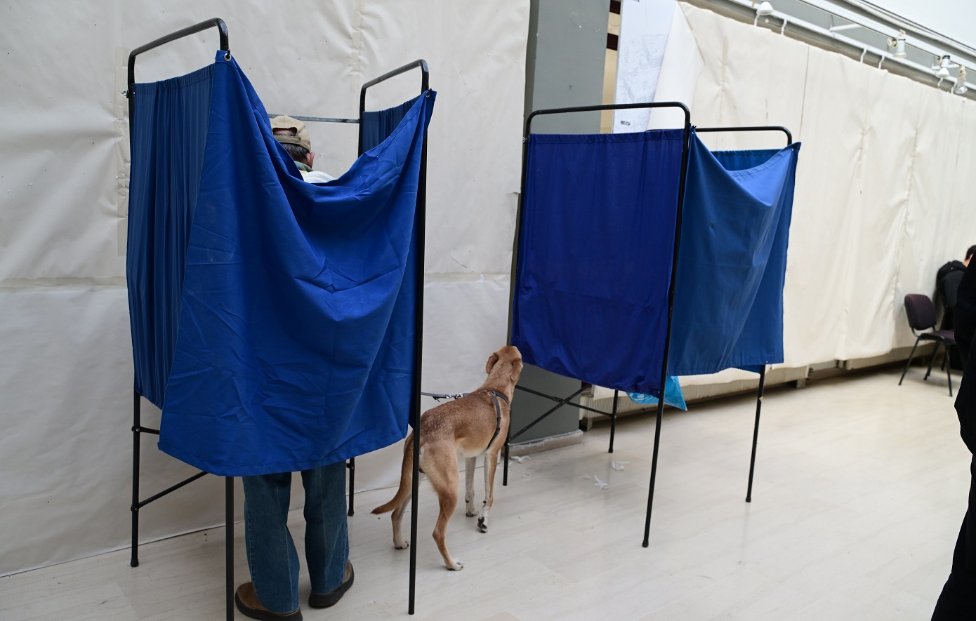 Δημοσκόπηση Real Polls: Μόλις 6 κόμματα στη Βουλή – Πάνω από το 30% η ΝΔ, «εκτόξευση» Κωνσταντοπούλου