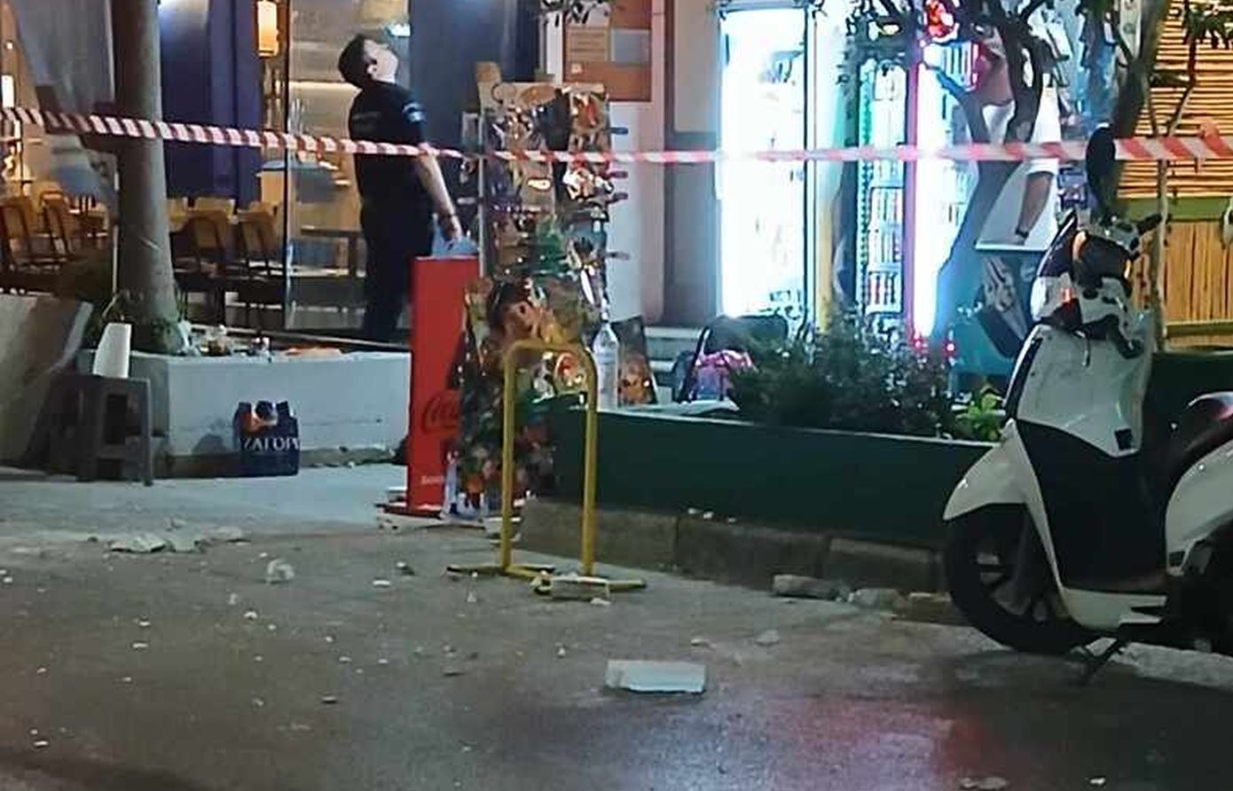 Πέθανε ο 59χρονος στην Πάτρα που είχε τραυματιστεί σοβαρά από μάρμαρα που αποκολλήθηκαν από πολυκατοικία