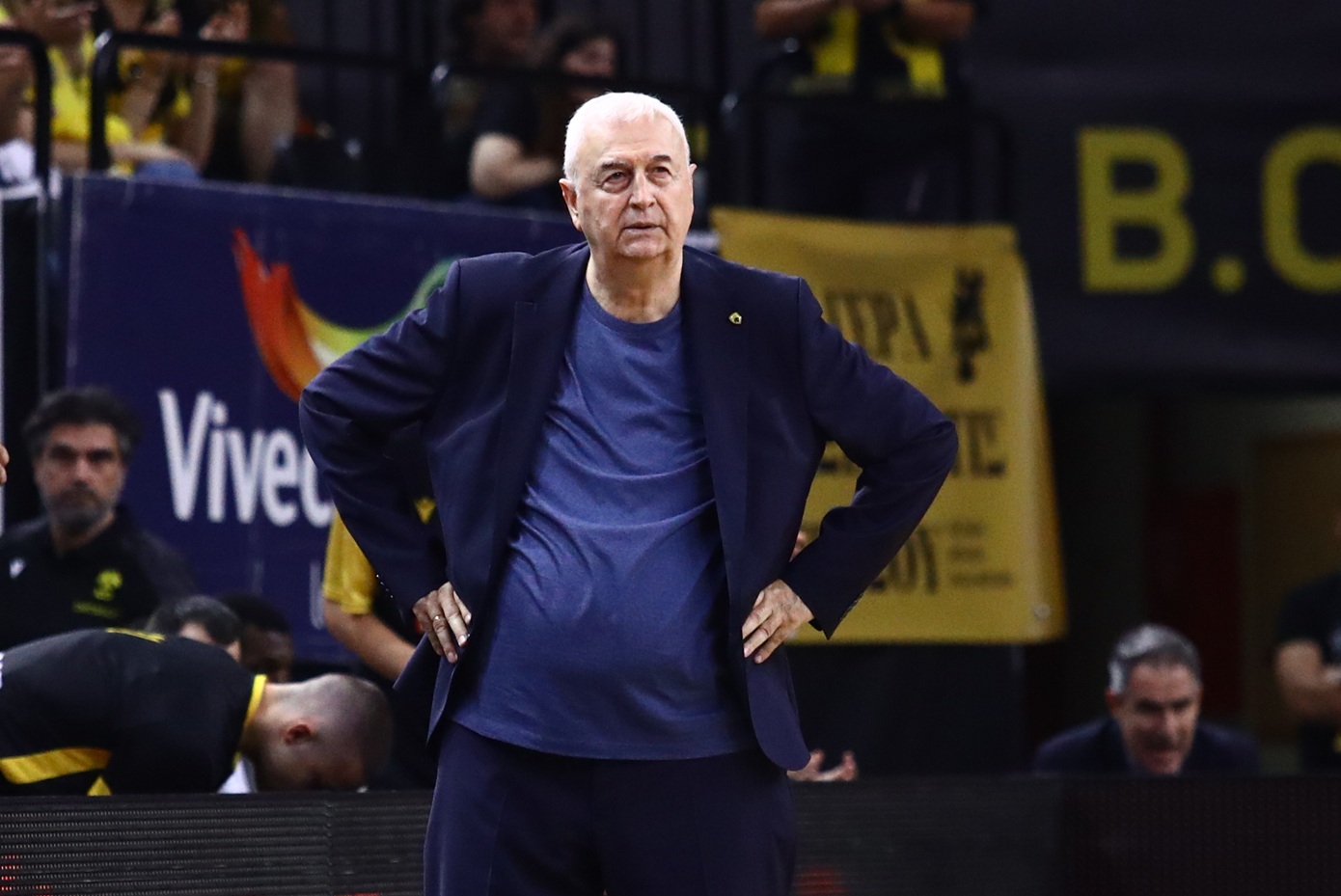Ο Σάκοτα συνεχίζει στην ΑΕΚ