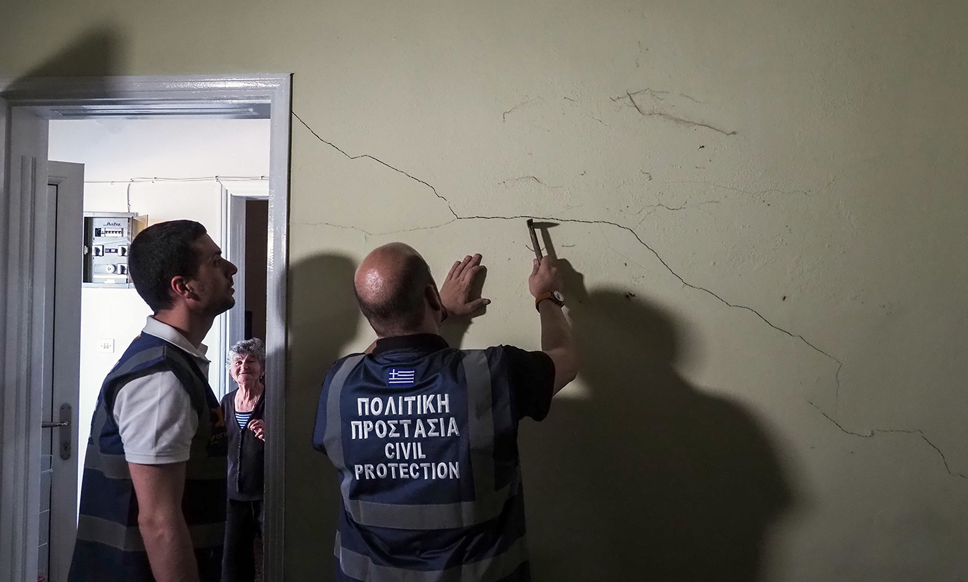 Σεισμοί στην Εύβοια: Σε κατάσταση έκτακτης ανάγκης ο Δήμος Μαντουδίου &#8211; Λίμνης &#8211; Αγίας Άννας &#8211; Προς κατεδάφιση τρία σπίτια