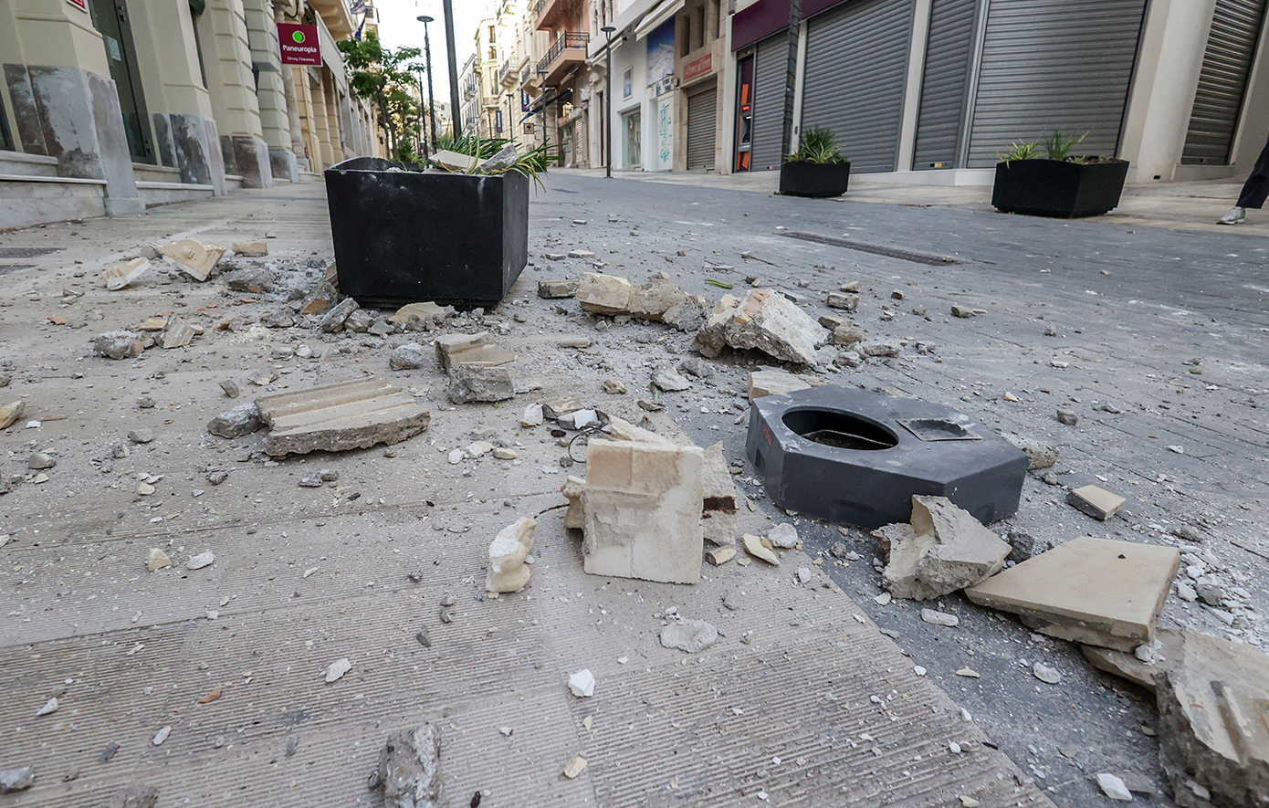 Συγκλονιστικά βίντεο από τη στιγμή του σεισμού 6,1 Ρίχτερ στην Κρήτη &#8211; Σε επιφυλακή οι Αρχές