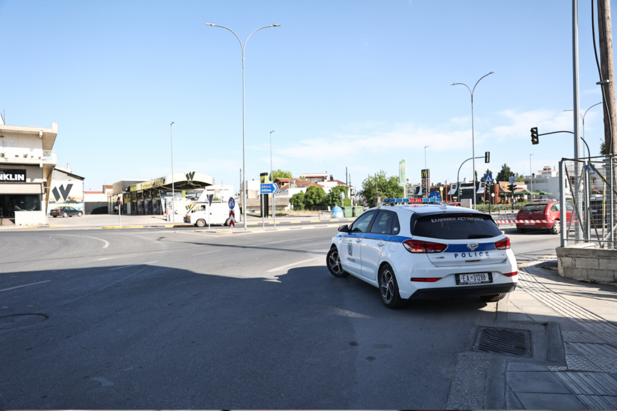 Τηλεφώνημα για βόμβες σε τρεις τράπεζες στη Λάρισα