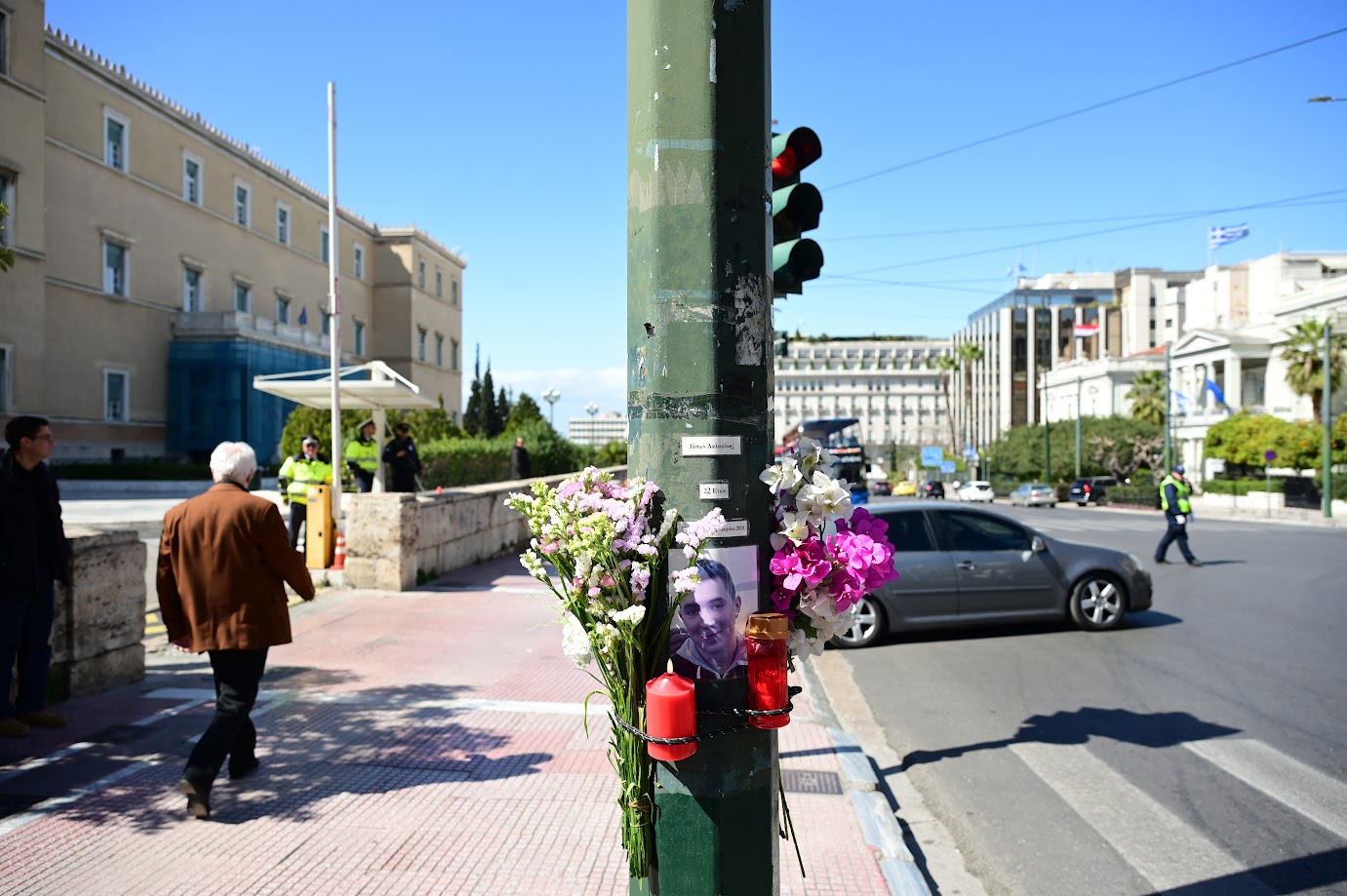 Παραιτήθηκε της έφεσης ο αστυνομικός που τραυμάτισε θανάσιμα τον Ιάσονα Λαλαούνη έξω από τη Βουλή
