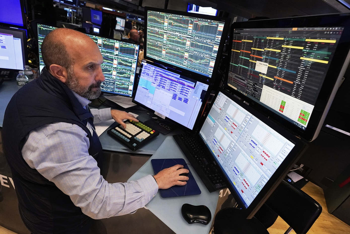 Μεικτές τάσεις στη Wall Street – Επιφυλακτικοί οι επενδυτές