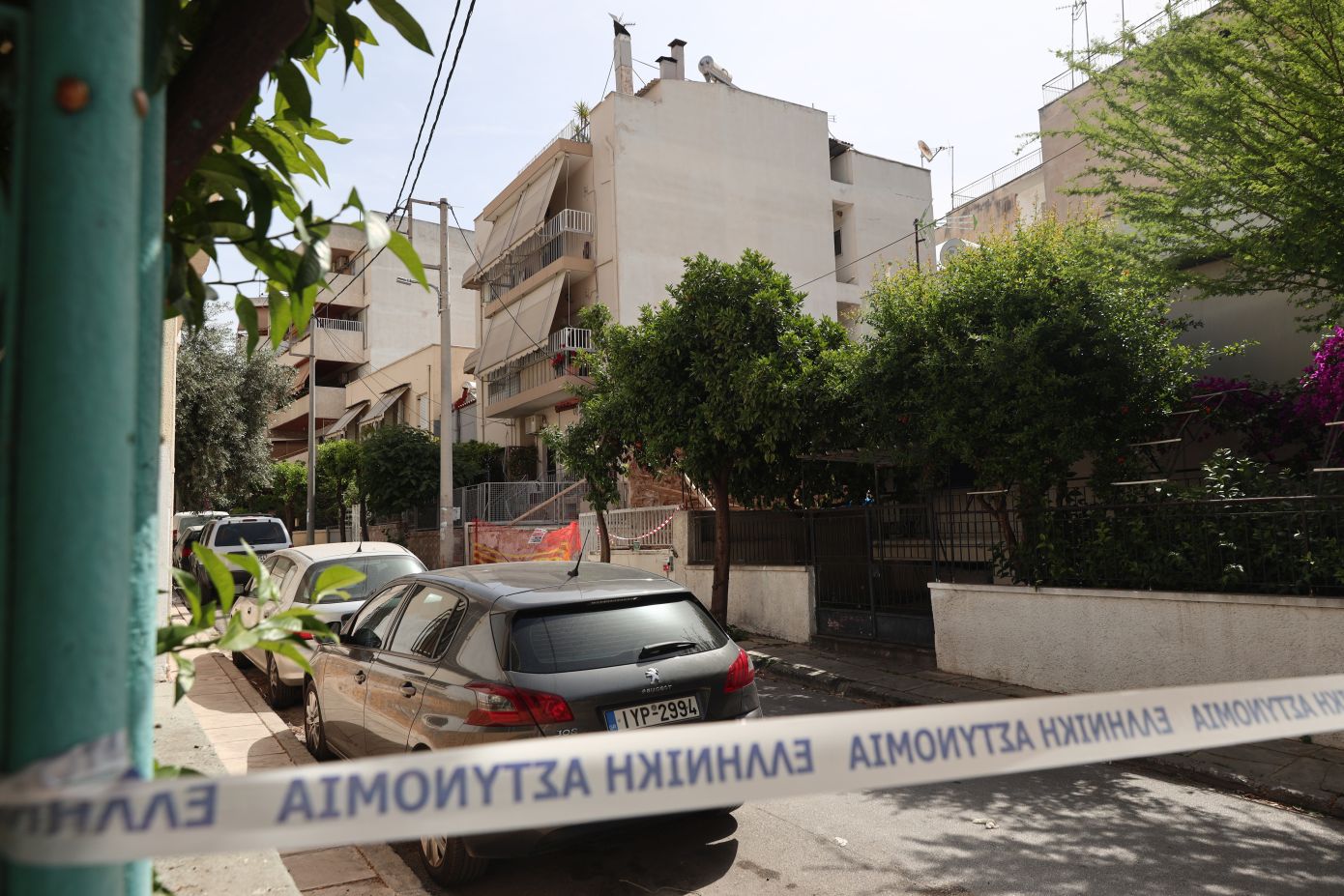 Σε κατάσταση σοκ ο 20χρονος γιος της 48χρονης που τη βρήκε νεκρή στη Νέα Χαλκηδόνα &#8211; Νόμιζε αρχικά ότι είχε αυτοκτονήσει