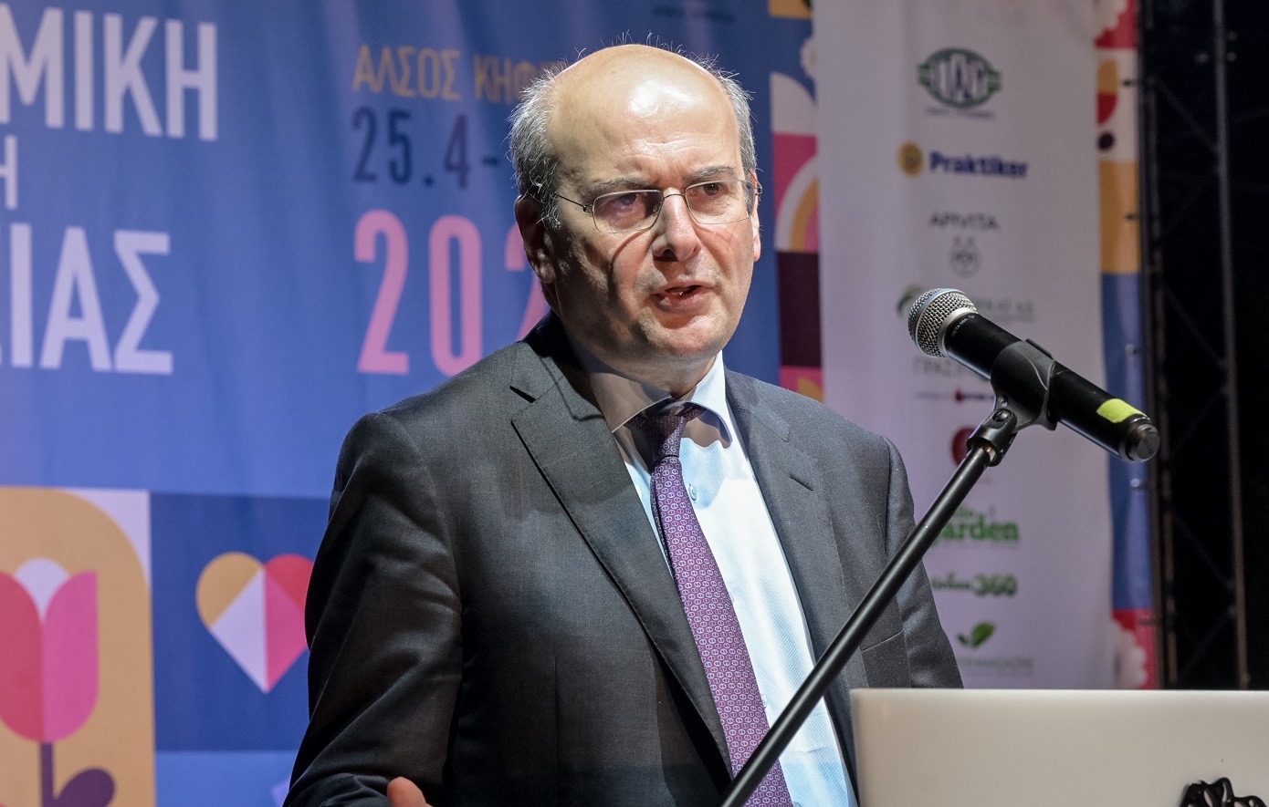 Χατζηδάκης: Θετικό το ισοζύγιο μετανάστευσης το &#8217;23, για πρώτη φορά από το &#8217;08 &#8211; Η Ελλάδα επιλογή επιστροφής για χιλιάδες νέους