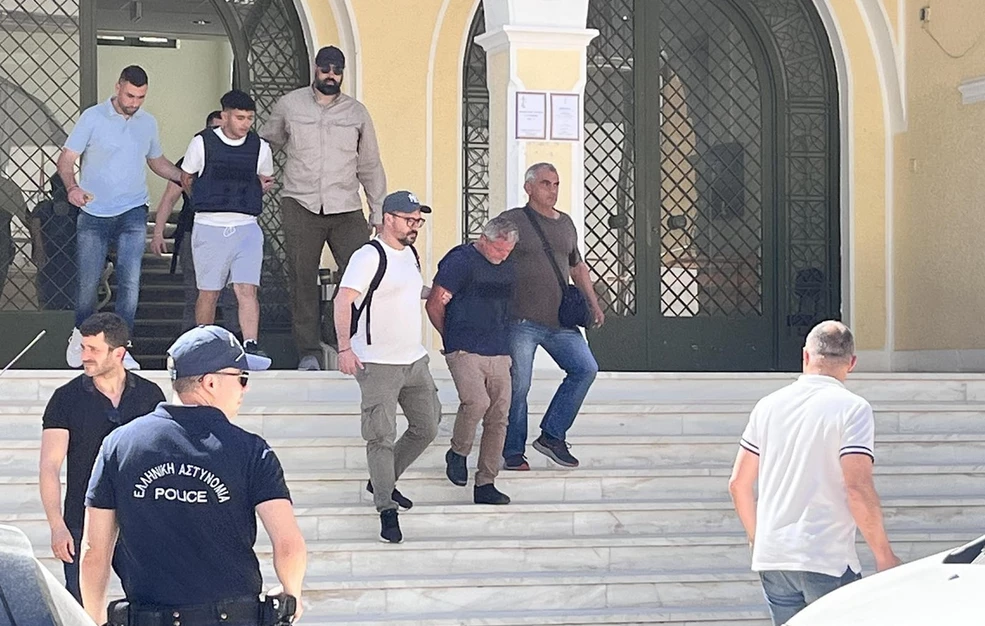 «Θύμωσε γιατί τον χτύπησε και τη μαχαίρωσε» – Πώς έγινε το έγκλημα στη Ζάκυνθο με θύμα την 69χρονη συμβολαιογράφο
