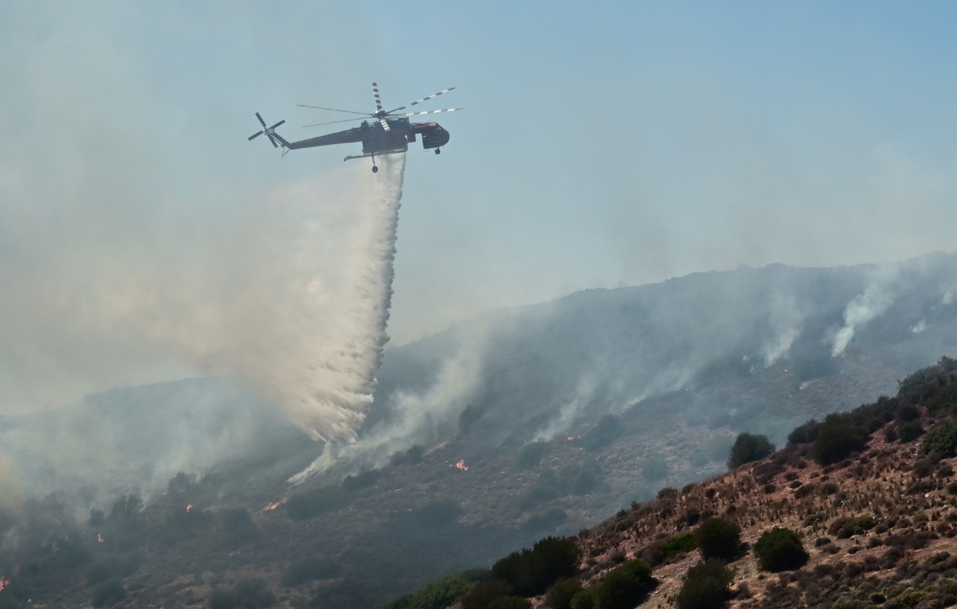 Χωρίς ενεργό μέτωπο η πυρκαγιά στην Παλαιά Φώκαια &#8211; Σε εγρήγορση για πιθανές αναζωπυρώσεις