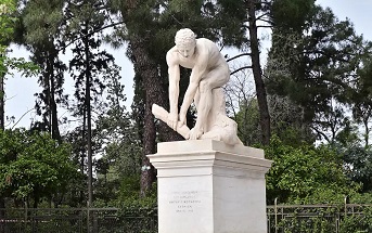 Ξυλοθραύστης: Το άγαλμα της Αθήνας που έμεινε στο εργαστήριο 38 χρόνια
