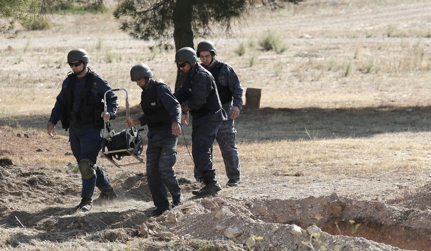 Συναγερμός στο Κουρτέσι Ηλείας: Αγρότης εντόπισε παλιό πολεμικό βλήμα &#8211; Συναγερμός στις Αρχές