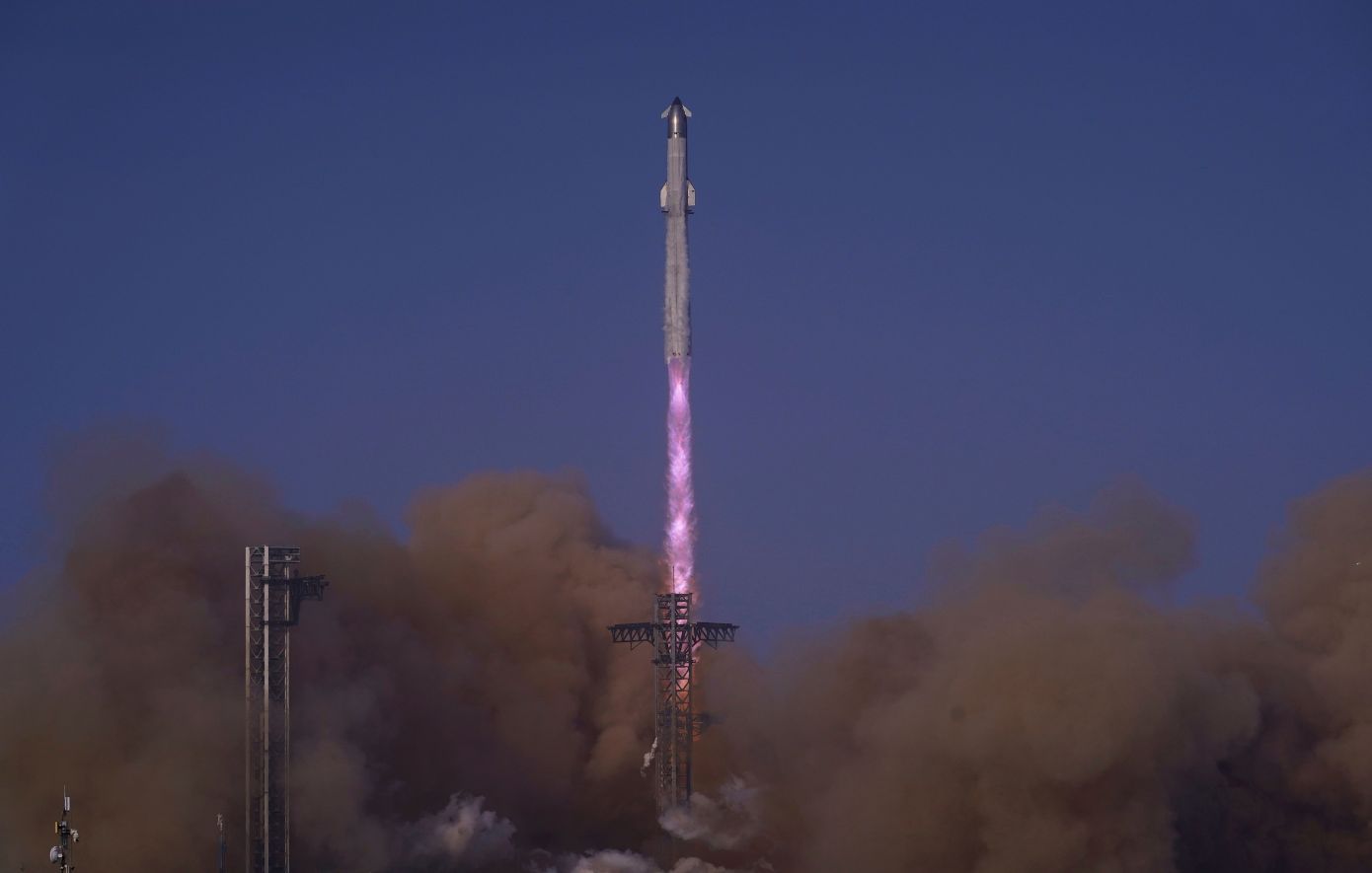 Η SpaceX γράφει ιστορία: Έσοδα μεγαλύτερα από της NASA