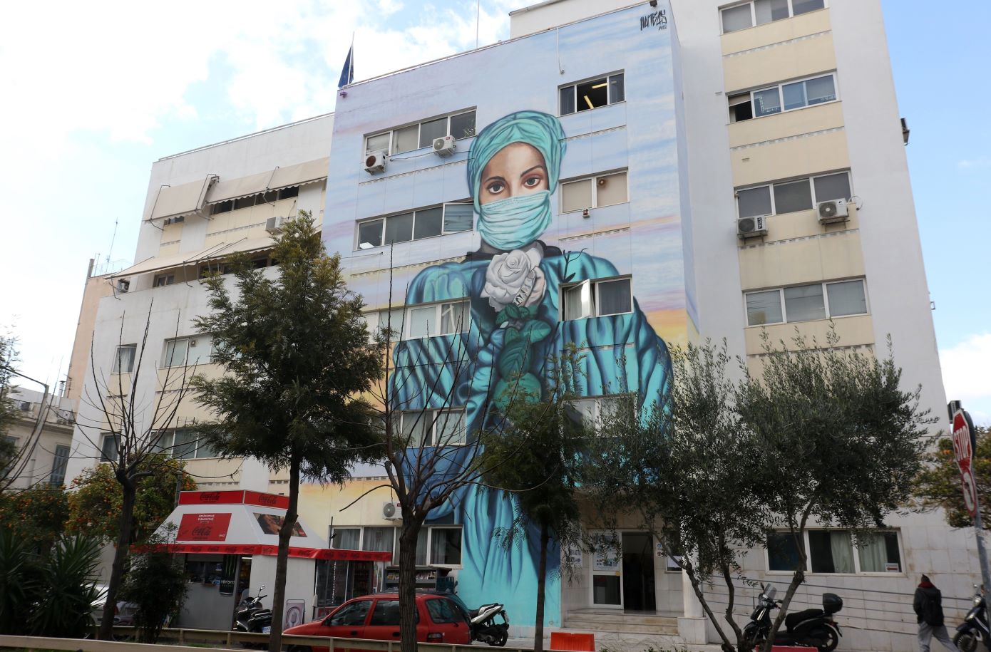 «Δεν φταίει μόνο ο νοσηλευτής»: Οργή και ερωτήματα για το πρωτοφανές ιατρικό λάθος που έστειλε την 62χρονη στη ΜΕΘ