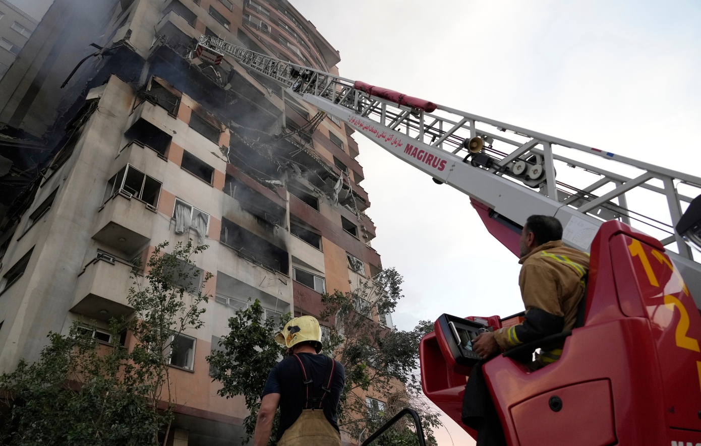 Καζάνι που βράζει η Μέση Ανατολή: Πώς αντιδρά η διεθνής κοινότητα στην επίθεση του Ισραήλ στο Ιράν
