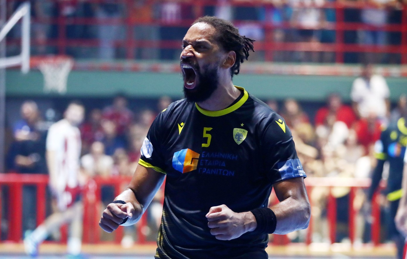 Ολυμπιακός &#8211; ΑΕΚ 27-30: Απάντησε στο break, έκανε το 2-2 και όλα θα κριθούν στον 5ο τελικό