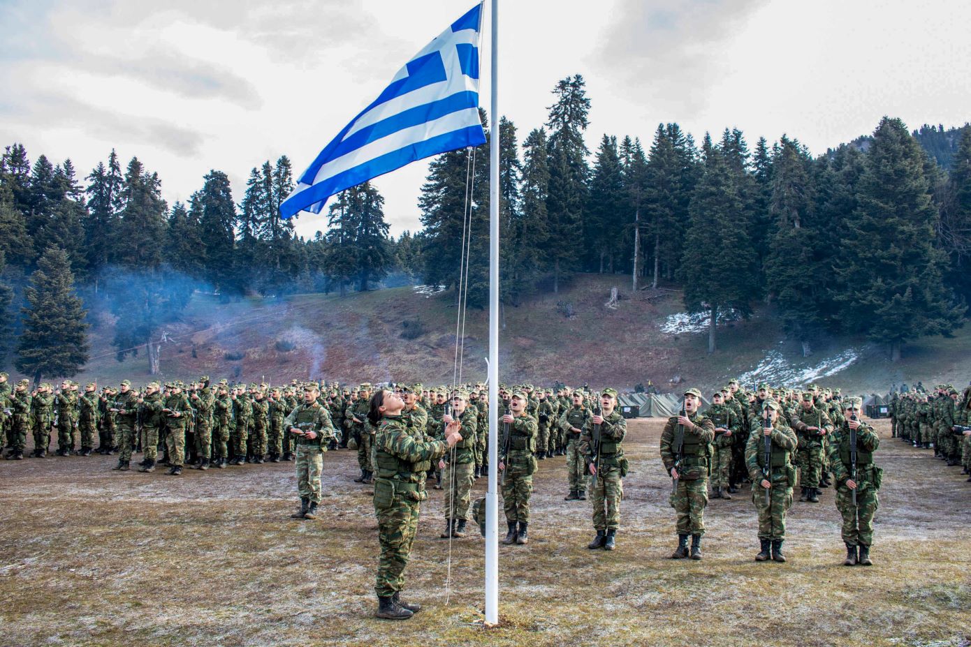 Ενίσχυση προσόντων και προοπτικών για υπαξιωματικούς και ΕΠΟΠ φέρνει το υπουργείο Εθνικής Άμυνας
