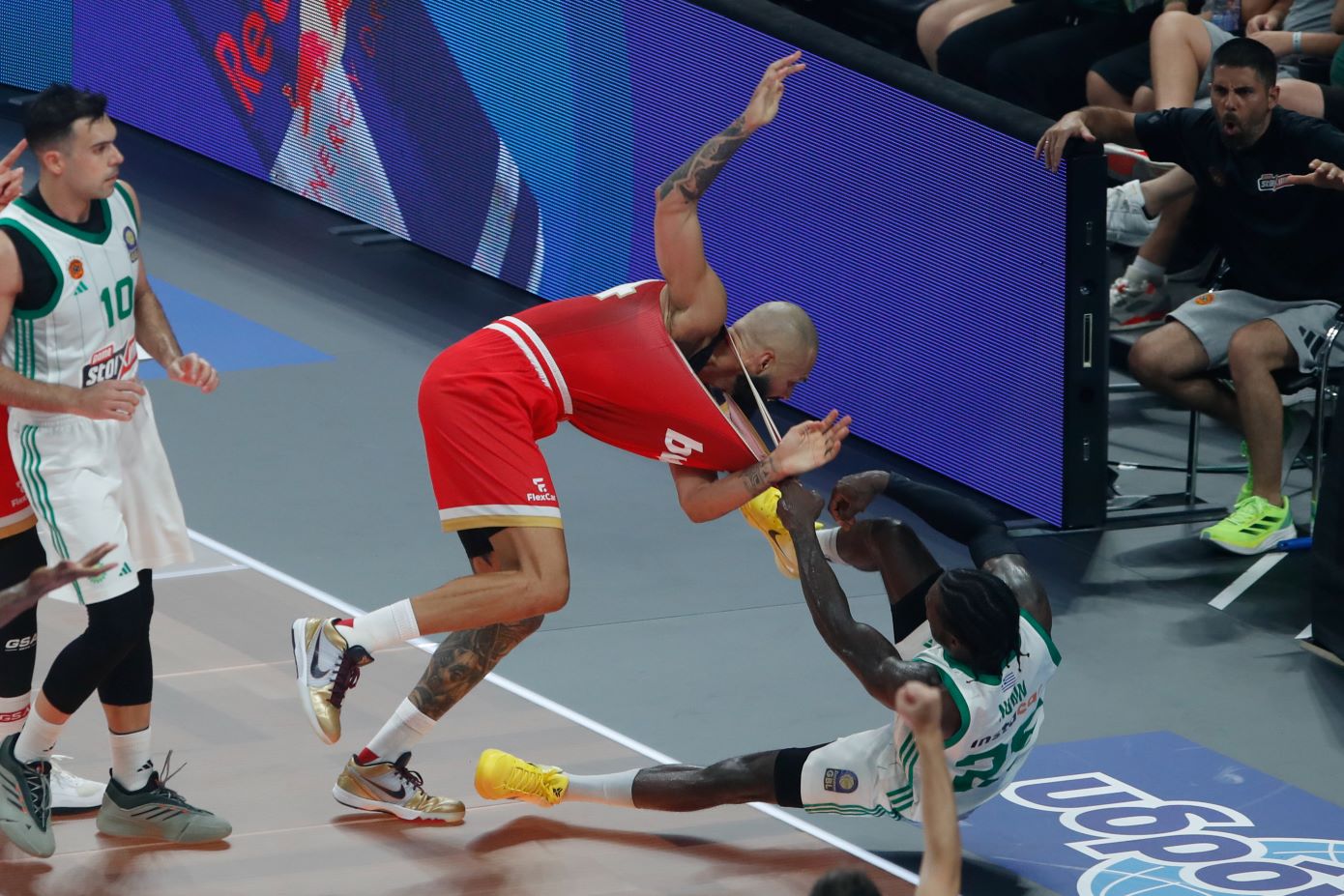 Ολυμπιακός &#8211; Παναθηναϊκός: Game 4 στη μάχη των τελικών με φόντο την τύχη των Φουρνιέ και Ναν