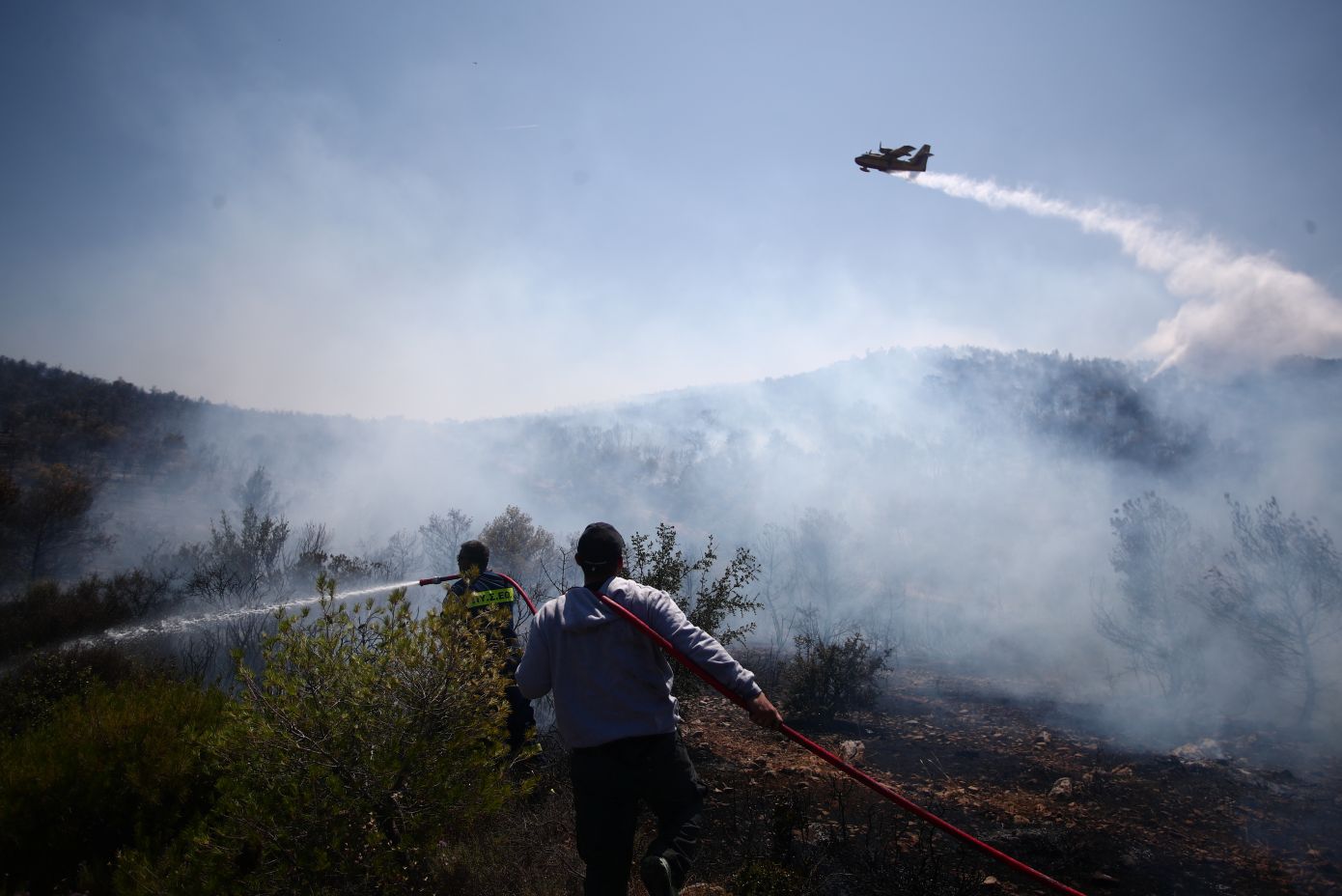 Μεγάλη φωτιά στο Άνω Σούλι Μαραθώνα &#8211; Μηνύματα του 112 στους κατοίκους, «απομακρυνθείτε προς Νέα Μάκρη»