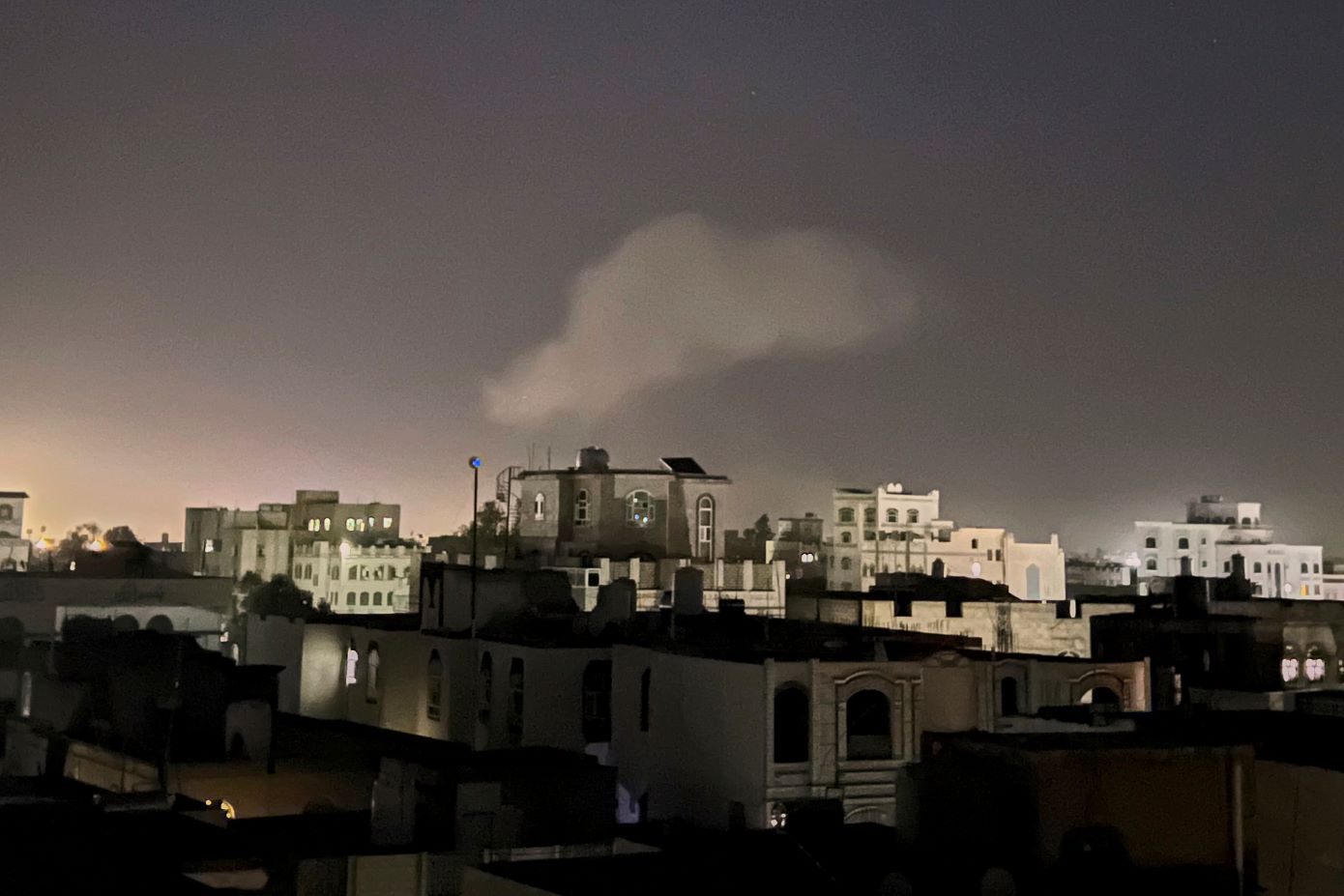 Εκρήξεις στη Σανάα της Υεμένης – Πιθανή ισραηλινή επιδρομή εναντίον στελέχους των Χούθι
