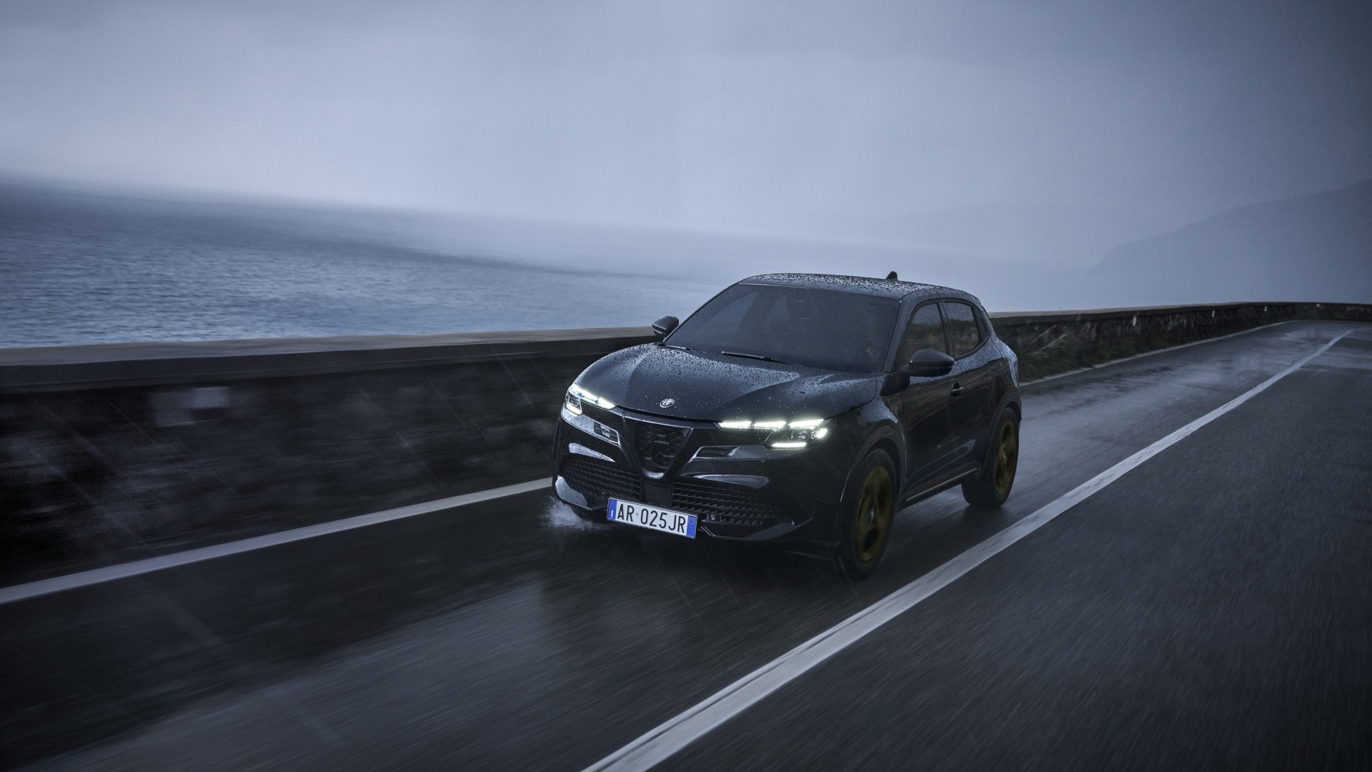 Στην Ελλάδα η Alfa Romeo Junior Intensa Στην Ελλάδα η Alfa Romeo Junior Intensa