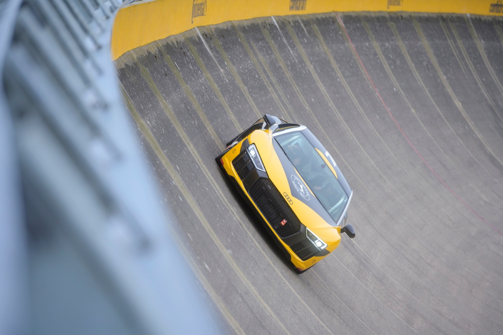 Η ασφάλεια των ελαστικών περνάει από το Contidrom Η ασφάλεια των ελαστικών περνάει από το Contidrom