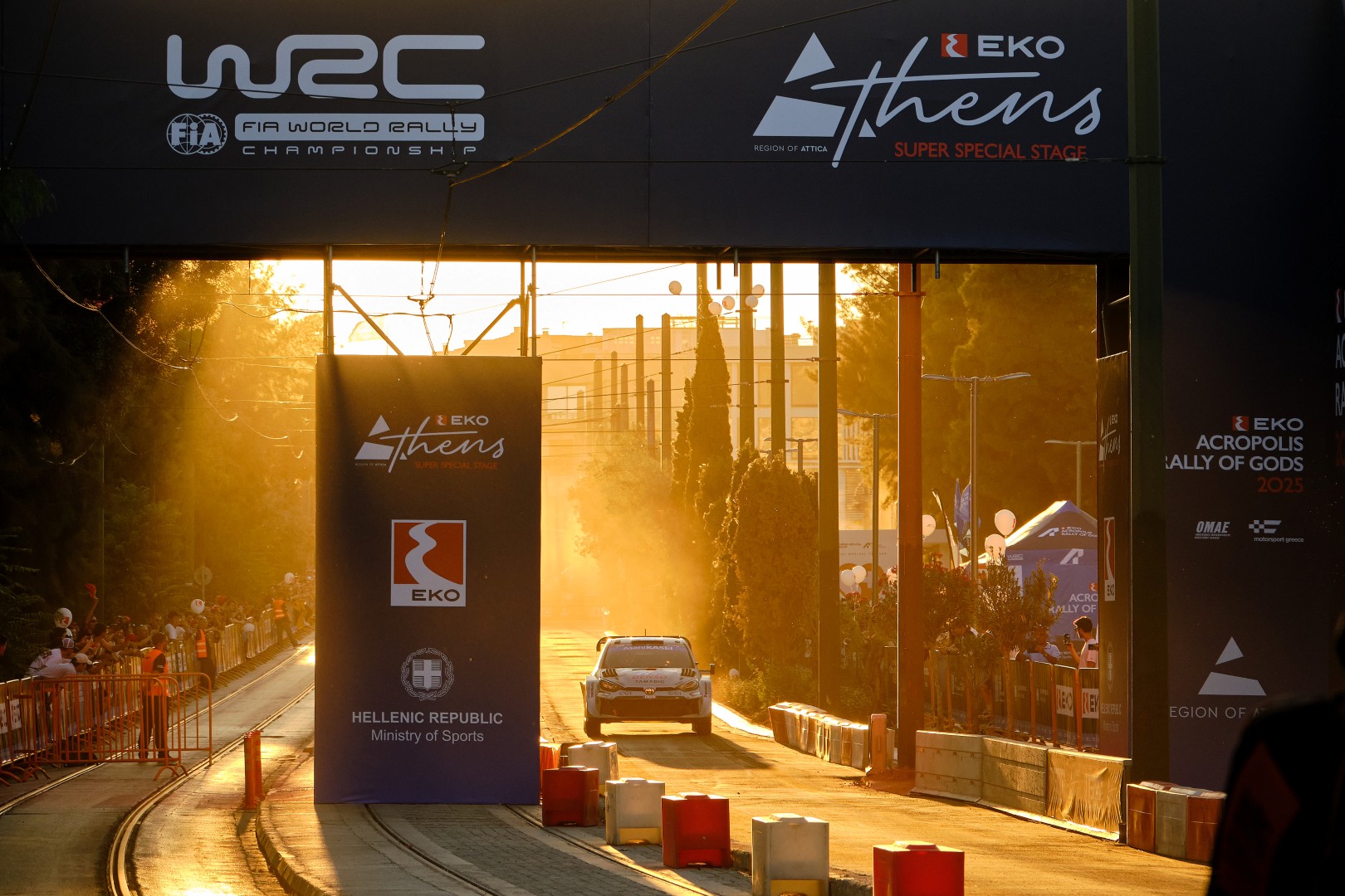 EKO Athens Super Special Stage: Ταχύτεροι οι Ogier και Tanak στην Υπερειδική