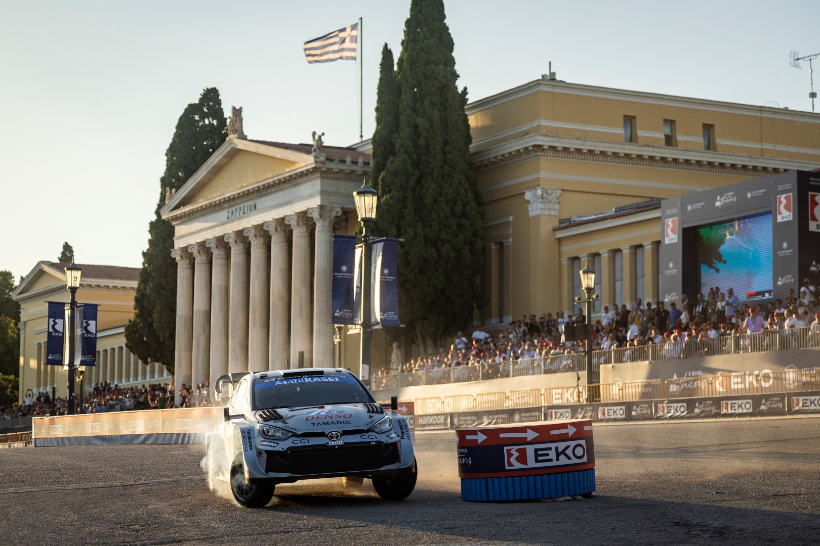 EKO Athens Super Special Stage: Ταχύτεροι οι Ogier και Tanak στην Υπερειδική