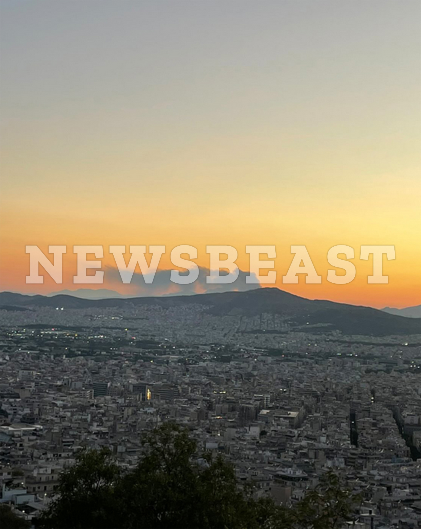 Φωτιά σε εργοστάσιο στα Μέγαρα:  Καίγονται πλαστικά, μαύροι καπνοί στην περιοχή &#8211; Ήχησε το 112