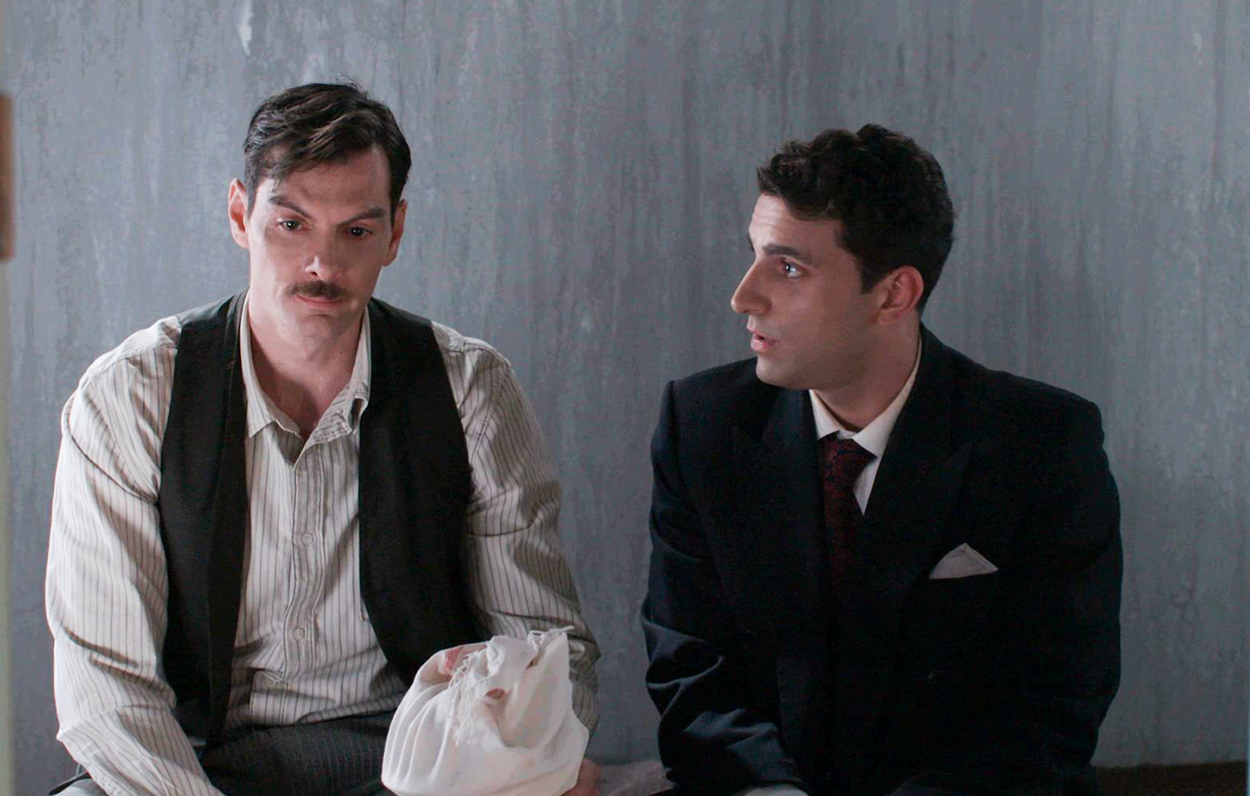 Εκτός ελέγχου ο Ρήγας. Φυλακίζει και χτυπά την Αλίκη