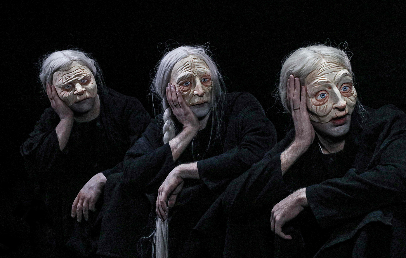 Οι γριές που μαζεύουν την τσουκνίδα Οι γριές που μαζεύουν την τσουκνίδα