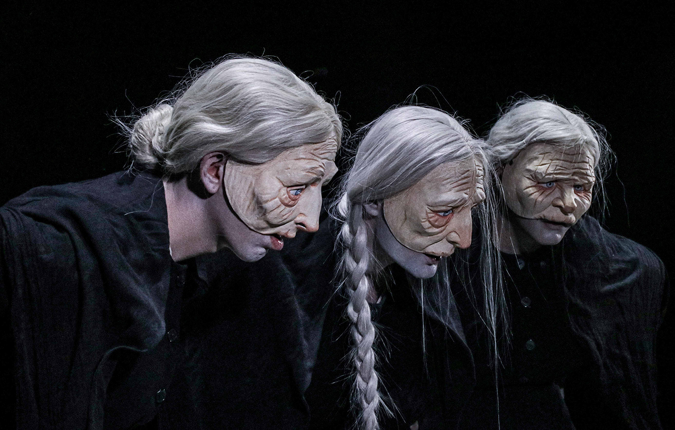 Οι γριές που μαζεύουν την τσουκνίδα Οι γριές που μαζεύουν την τσουκνίδα