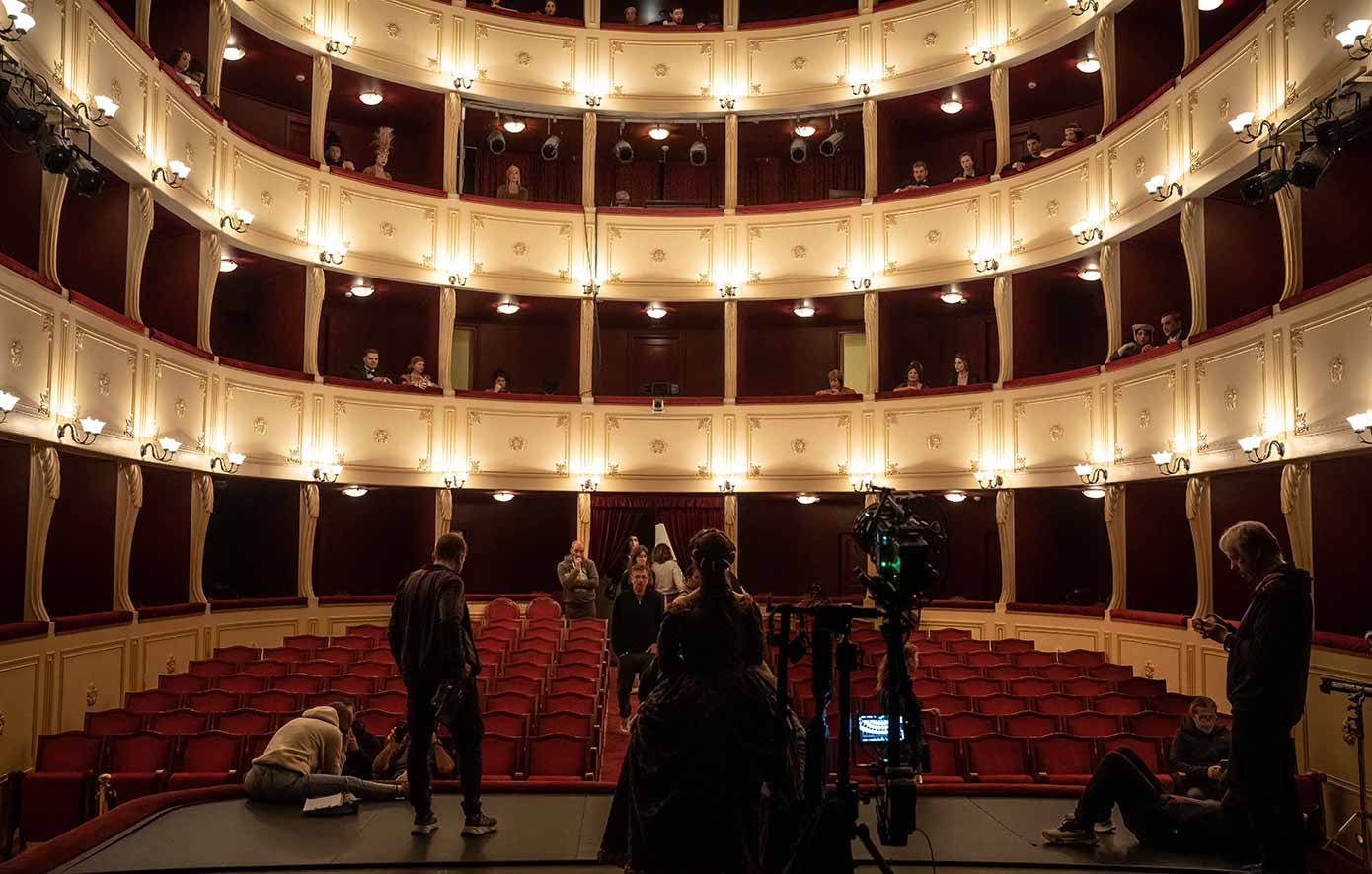Η Μεγάλη Χείμαιρα_Στούντιο Η Μεγάλη Χείμαιρα_Στούντιο