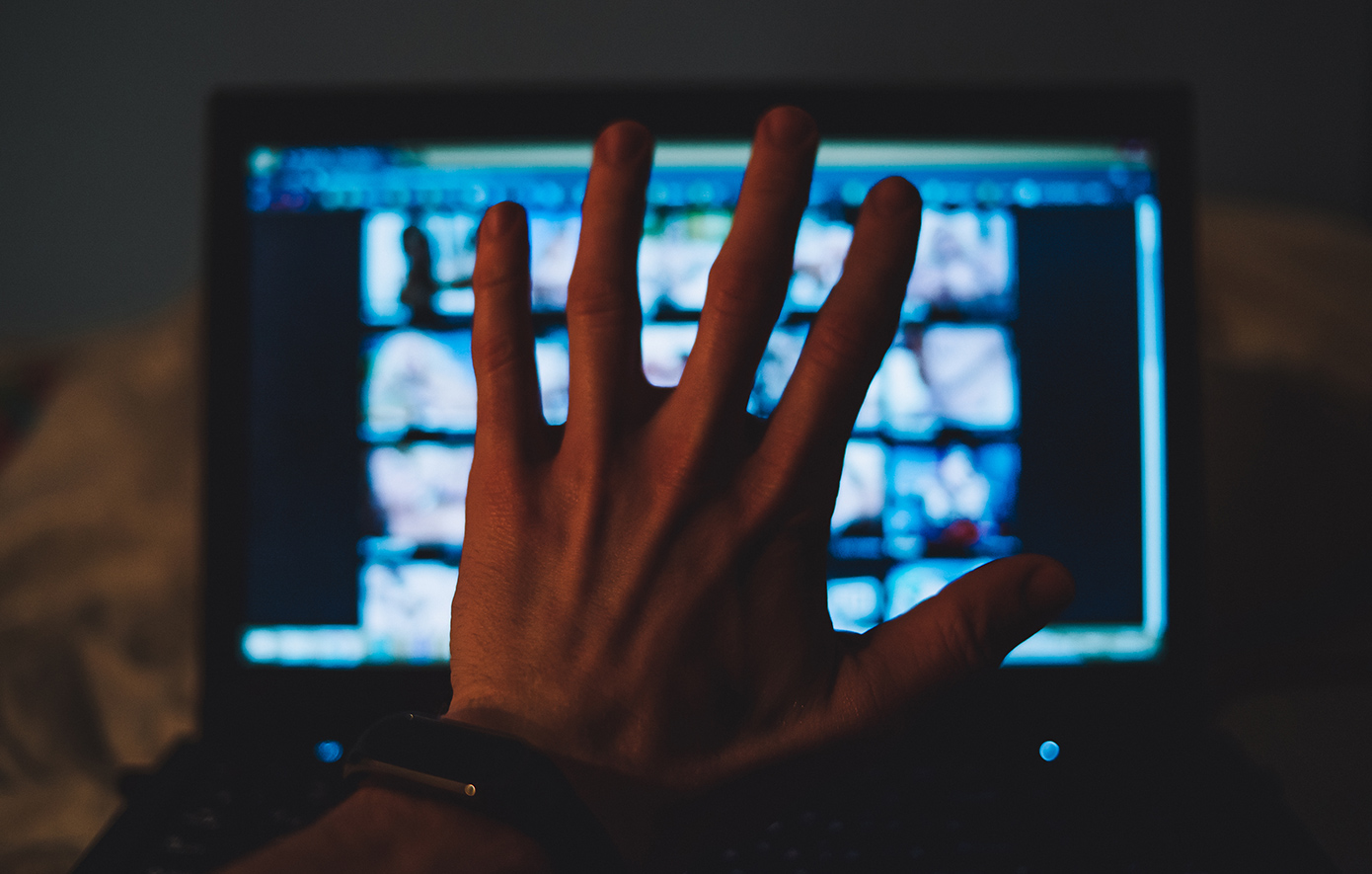 Γιατί κλείνουν από την Τετάρτη Youporn, Pornhub και Redtube στη Γαλλία