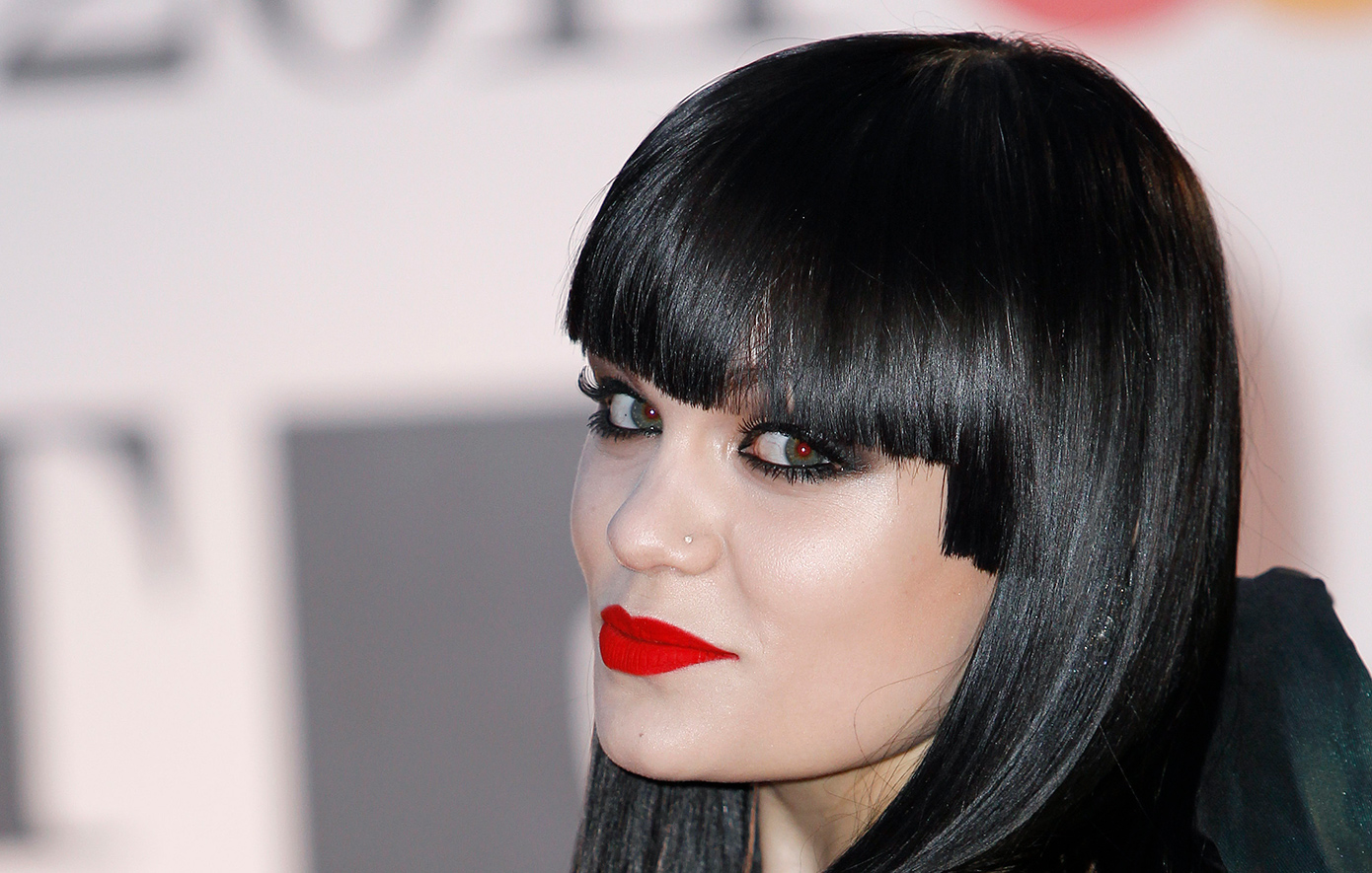 «Χρειάζομαι μια αγκαλιά» &#8211; Η Jessie J διαγνώστηκε με καρκίνο του μαστού δύο χρόνια μετά τη γέννηση του παιδιού της