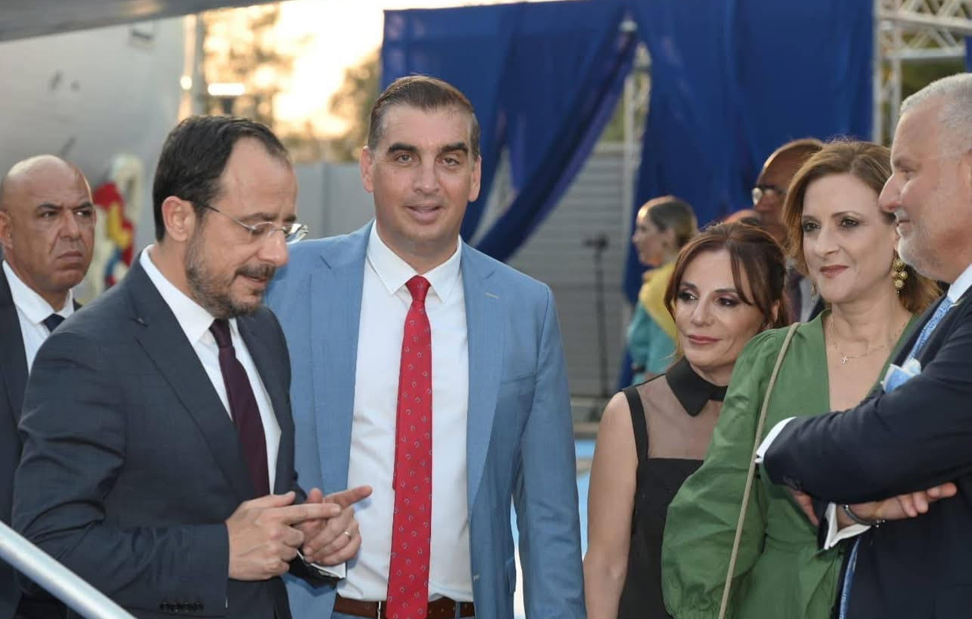 Φωτoγραφίες εκδήλωσης πλατεία Ολυμπιακής αεροπορίας