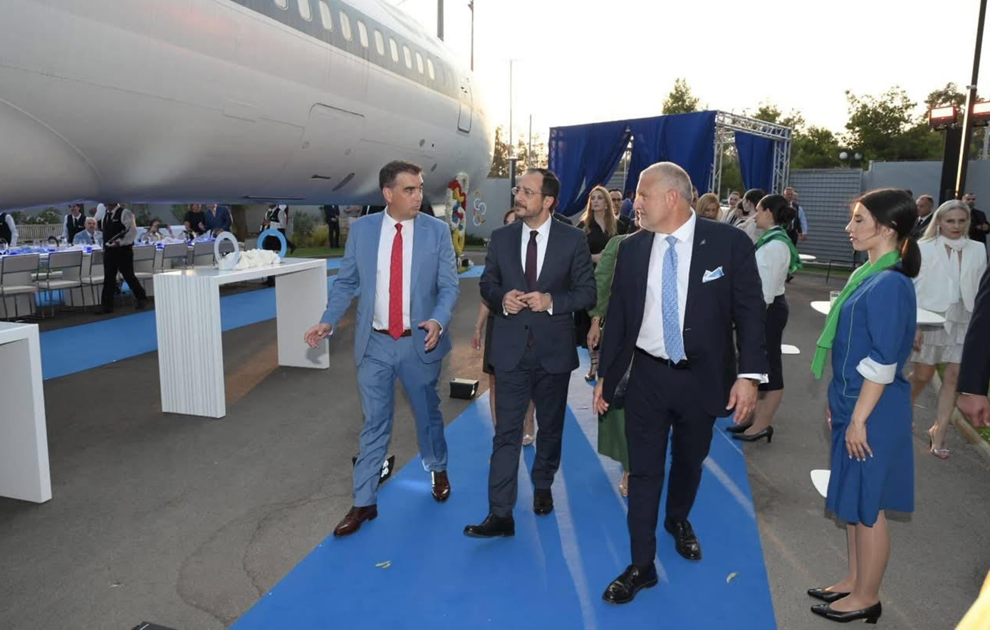 Φωτoγραφίες εκδήλωσης πλατεία Ολυμπιακής αεροπορίας