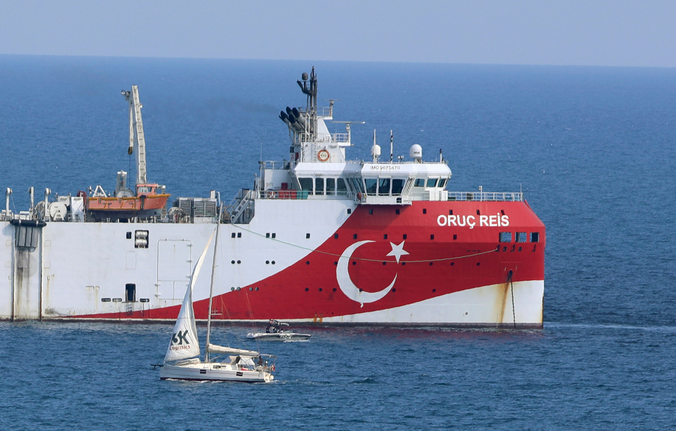 Η Τουρκία βγάζει το Oruc Reis ξανά στη Μεσόγειο &#8211; Το στέλνει νότια της Κρήτης, κοντά σε ελληνικές φρεγάτες